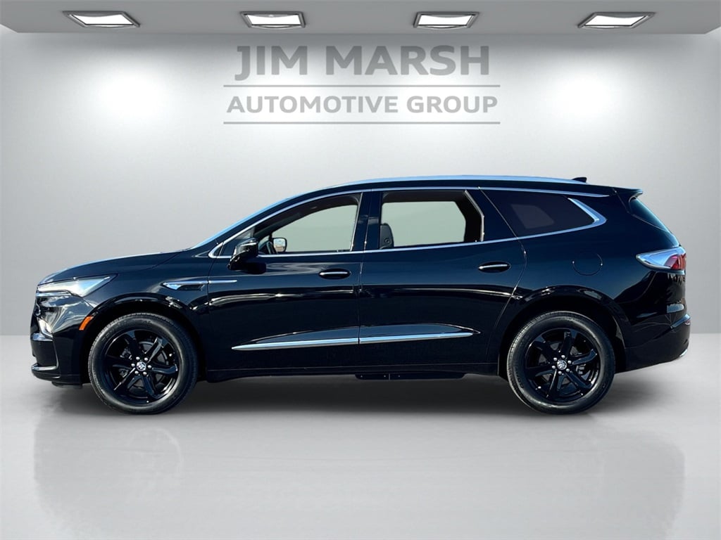 2024 Buick Enclave Essence's photo