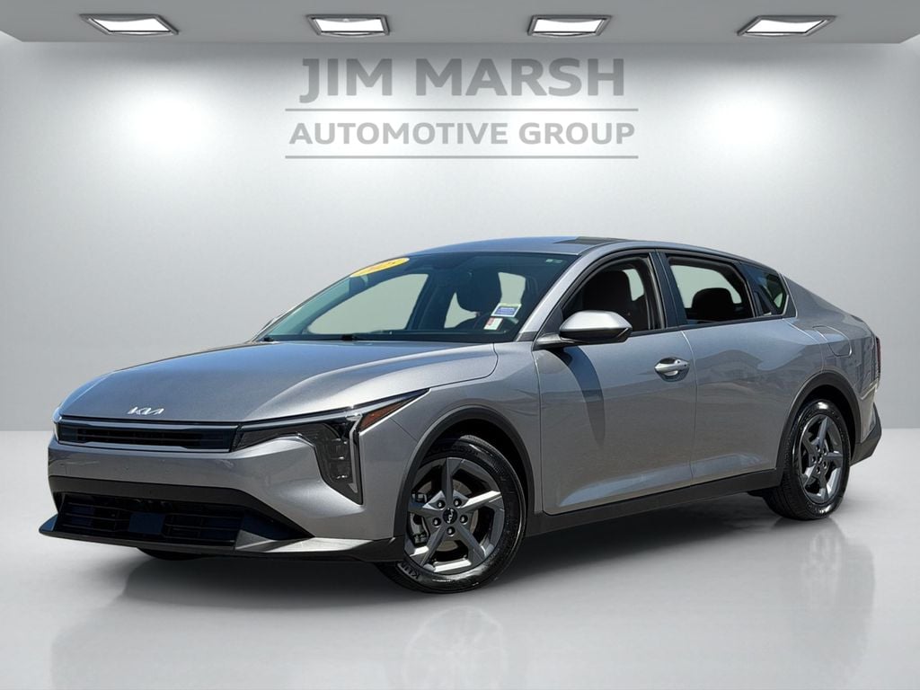 2025 Kia K4 LXS AT's photo