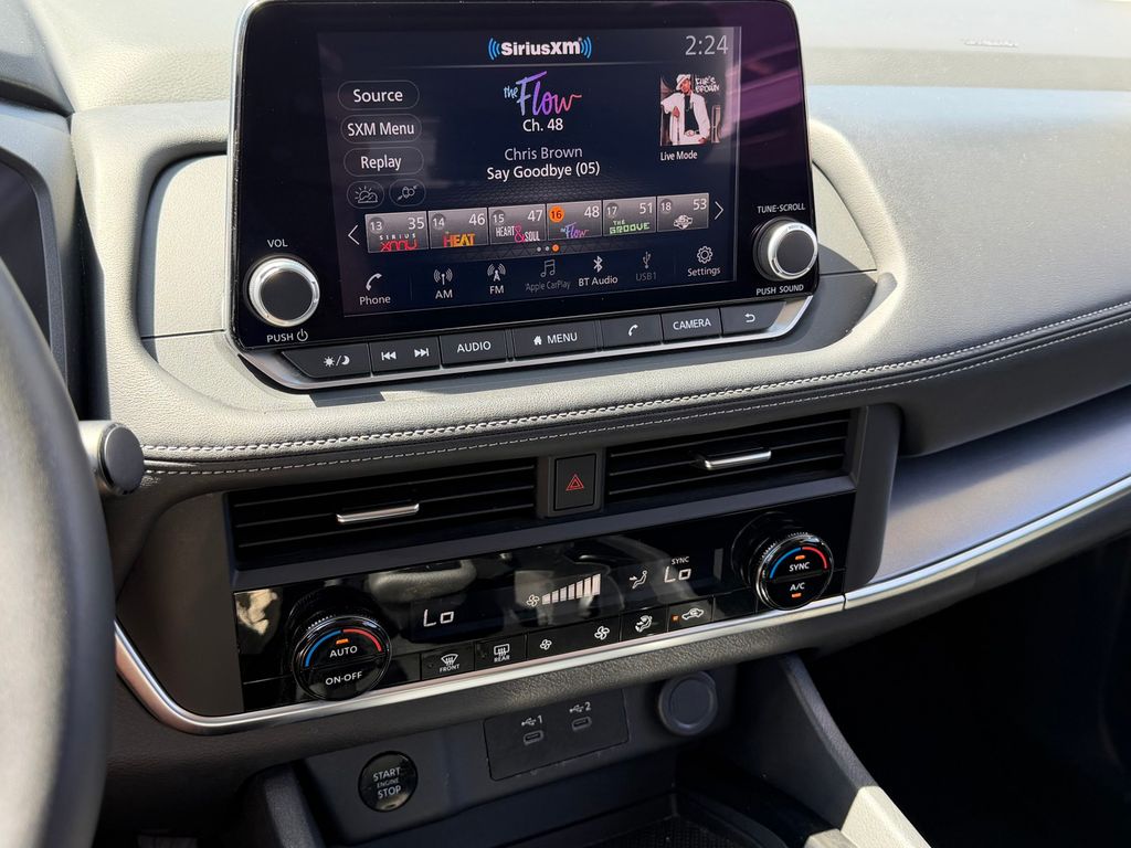 2025 Nissan Rogue SV - Photo 16