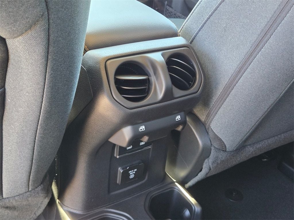 2026 Jeep Wrangler 4-Door Sahara - Photo 7