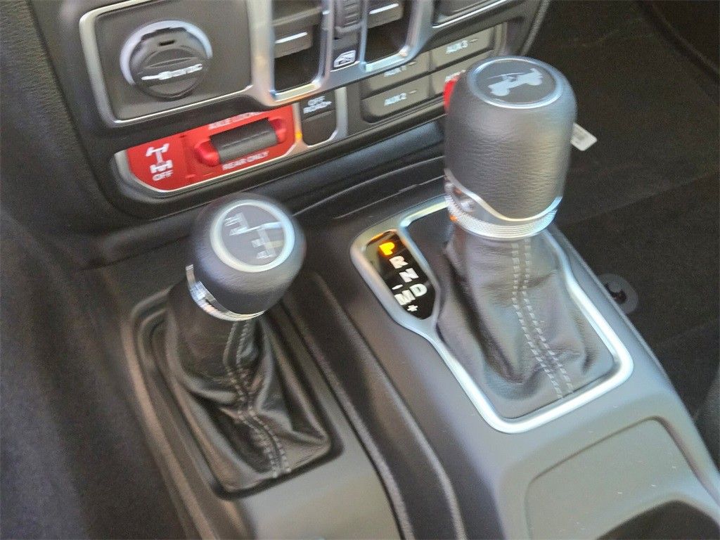 2026 Jeep Wrangler 4-Door Willys - Photo 14