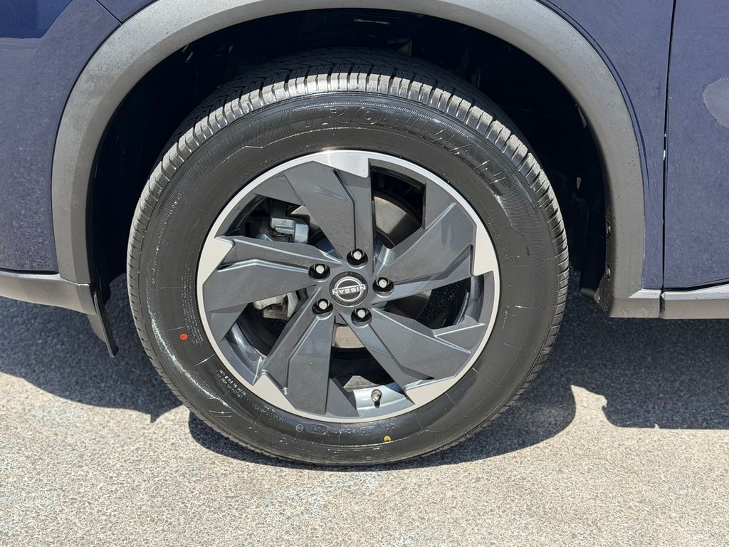 2025 Nissan Rogue SV - Photo 24
