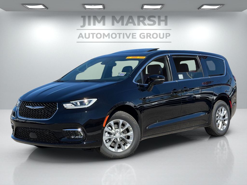 2026 Chrysler Pacifica Limited AWD's photo