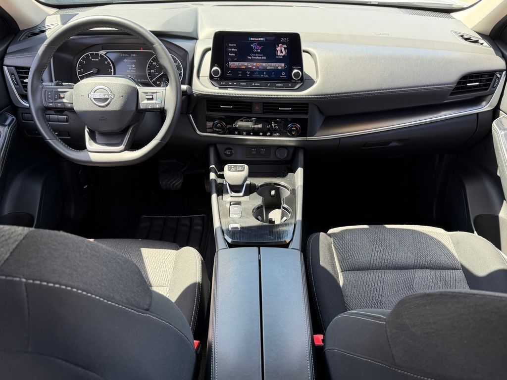 2025 Nissan Rogue SV - Photo 19