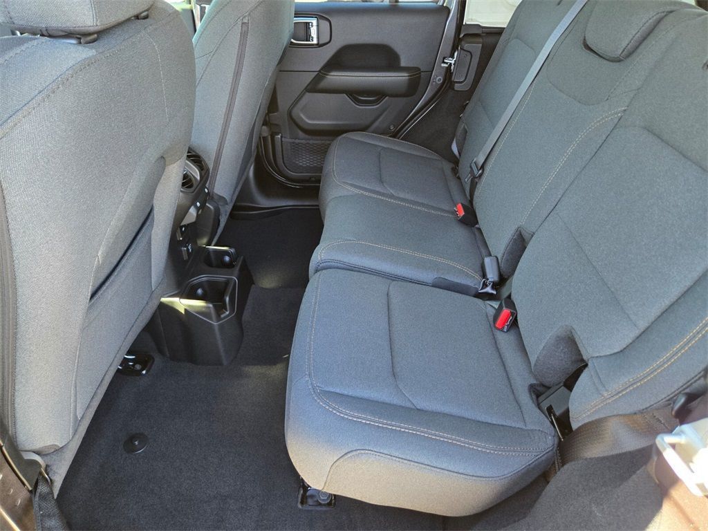 2026 Jeep Wrangler 4-Door Sahara - Photo 6