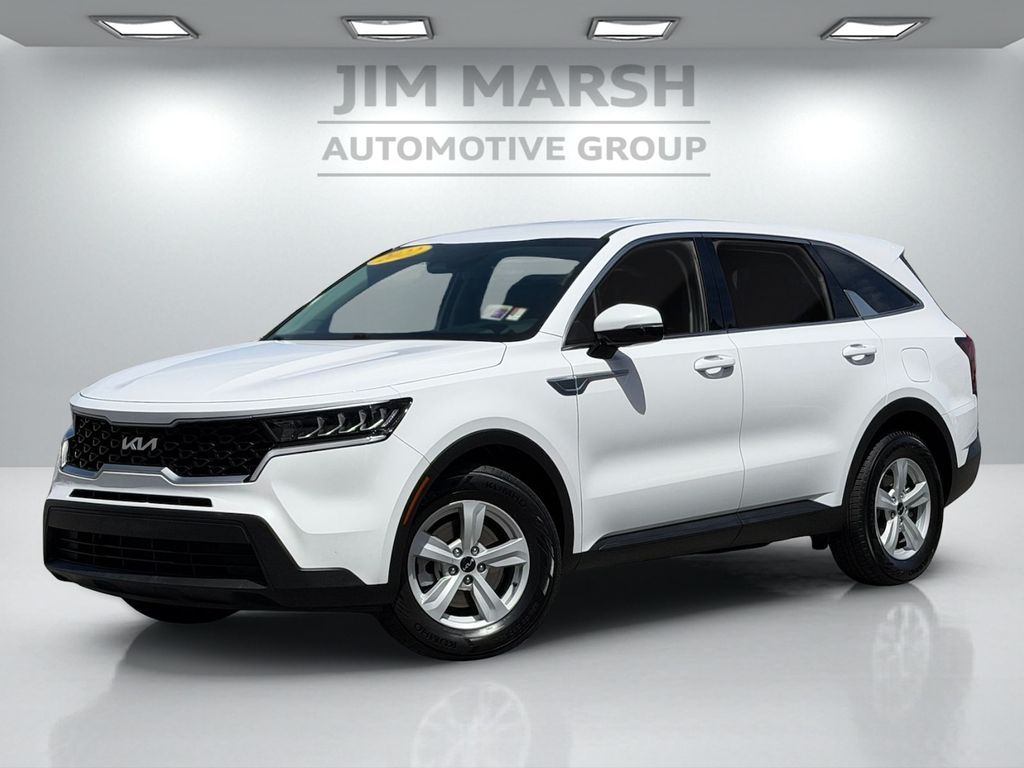 2022 Kia Sorento LX AT's photo