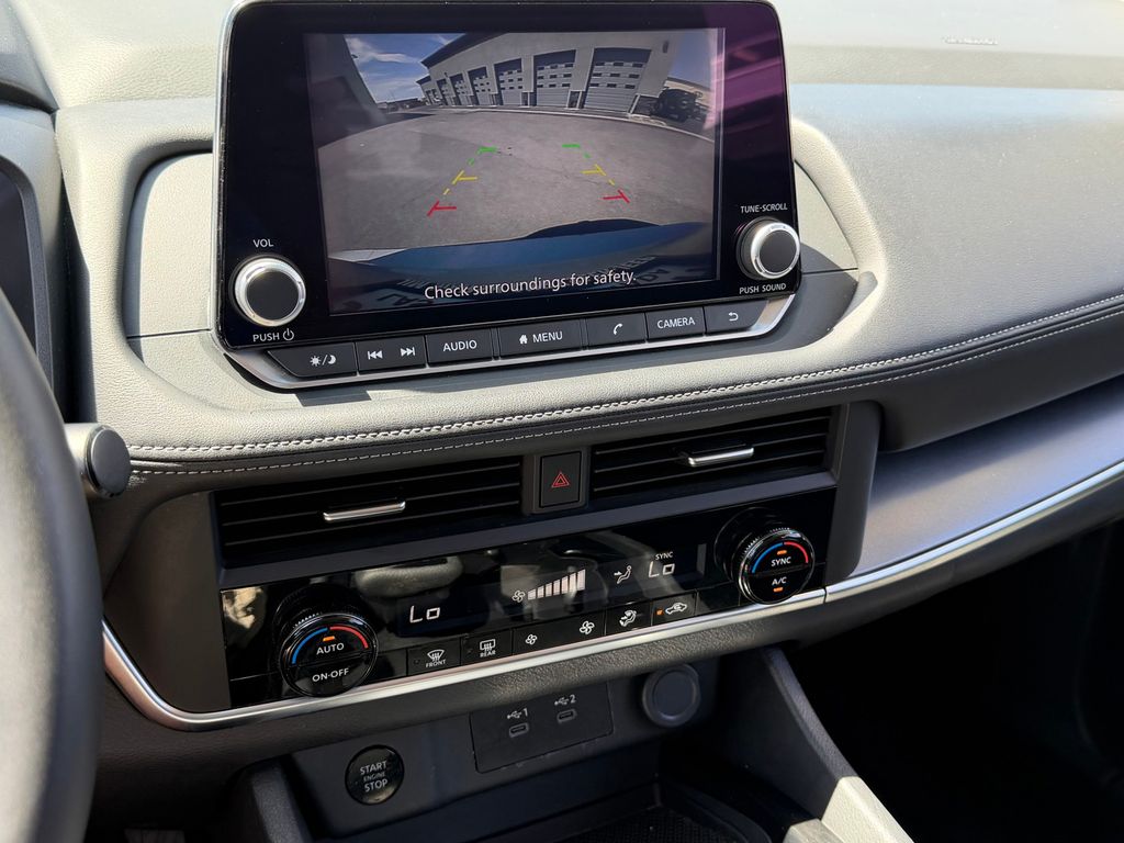 2025 Nissan Rogue SV - Photo 15