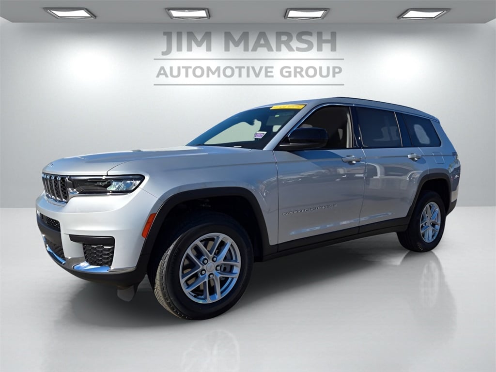 2025 Jeep Grand Cherokee L Laredo's photo