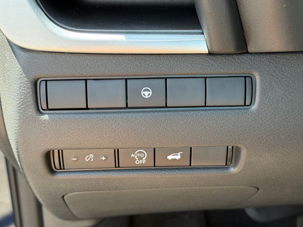 2025 Nissan Rogue SV - Photo 10