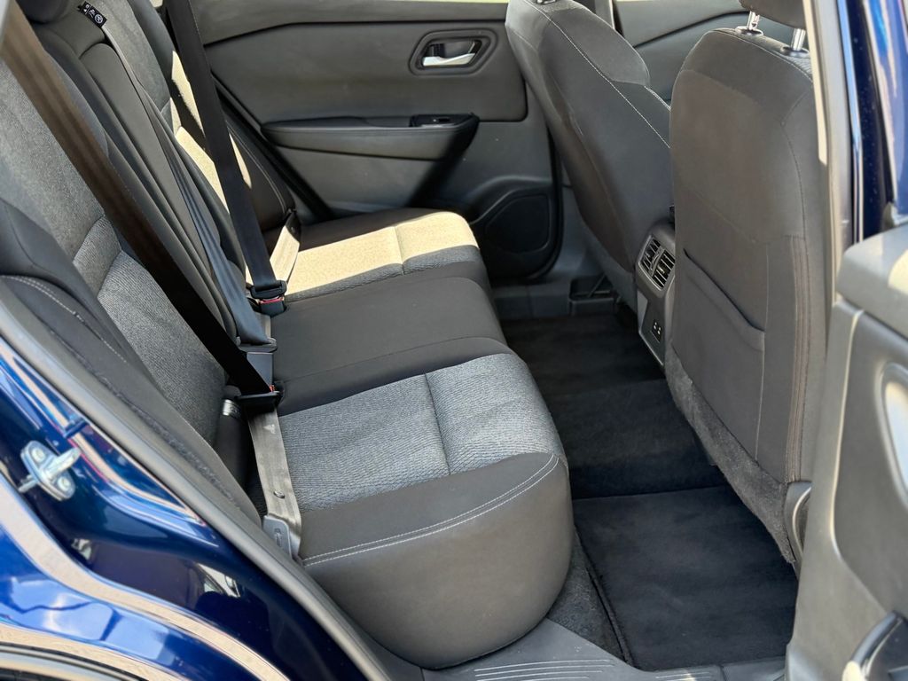 2025 Nissan Rogue SV - Photo 20