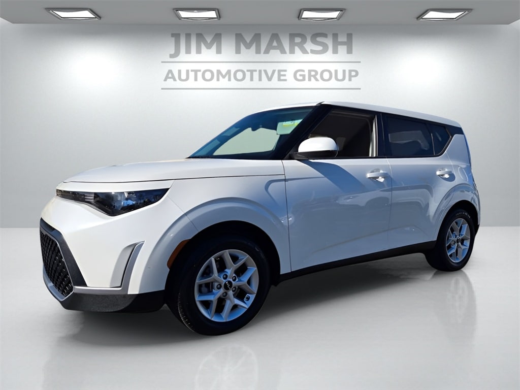 2024 Kia Soul LX's photo