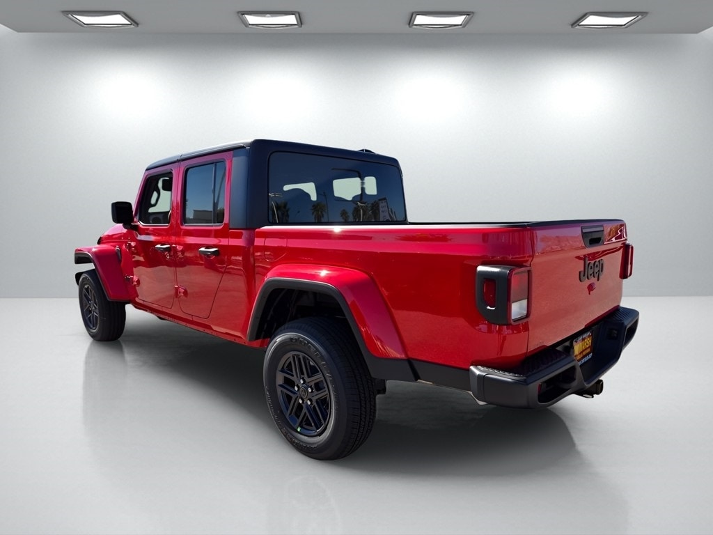 New 2025 Jeep Gladiator SPORT S 4X4 Pickup