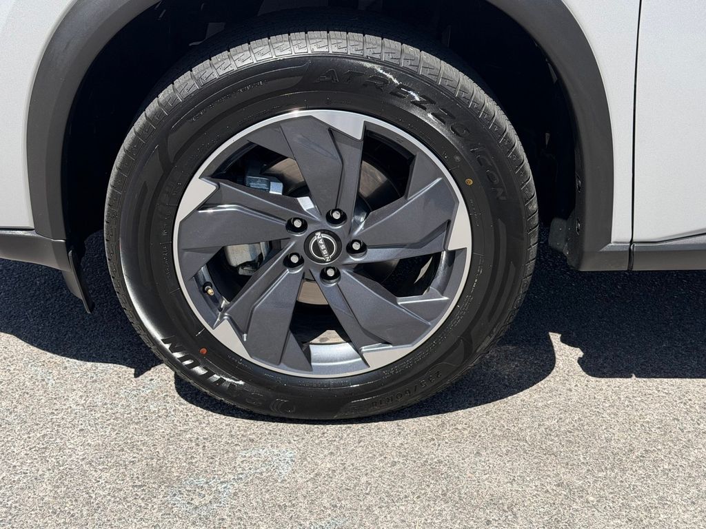 2025 Nissan Rogue SV - Photo 24