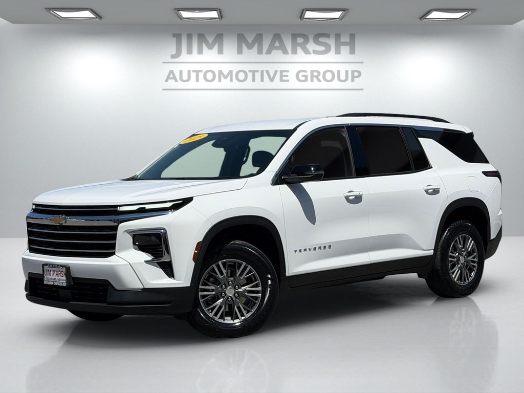 2025 Chevrolet Traverse FWD LT's photo