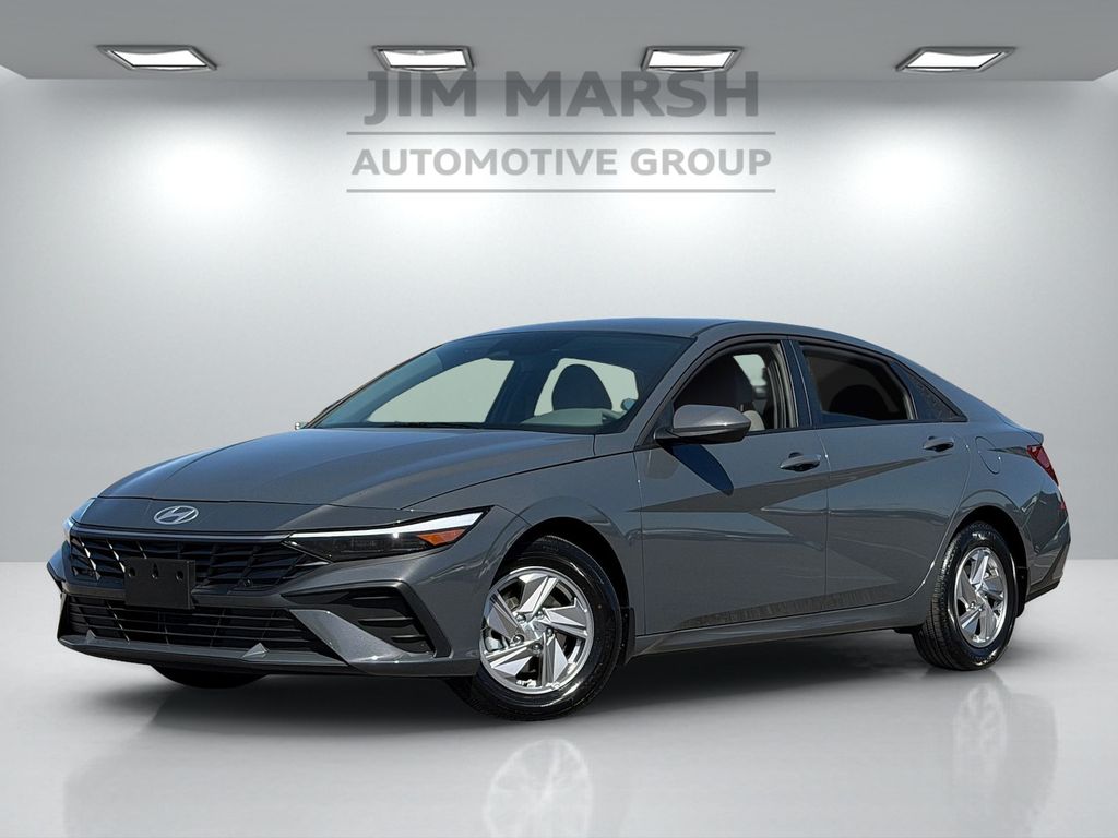 2025 Hyundai Elantra SE