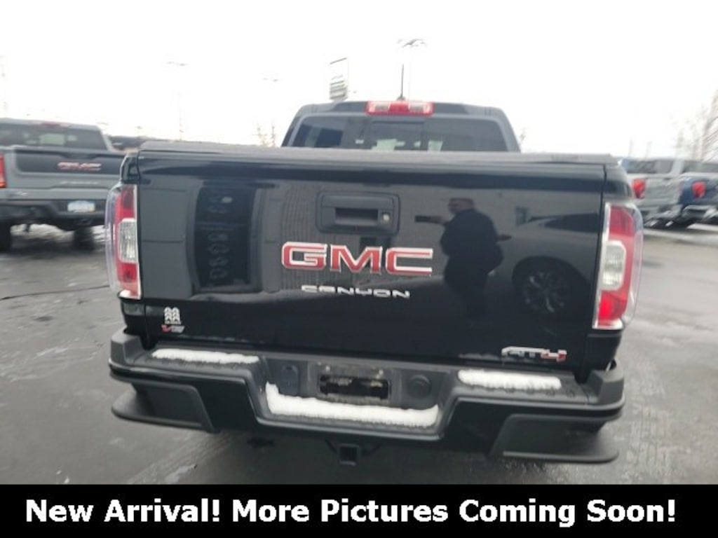 Used 2022 GMC Canyon AT4 - Cloth Truck