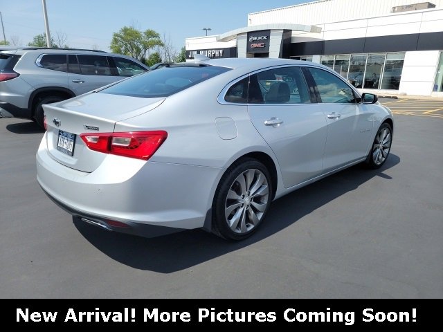 2017 Chevrolet Malibu Premier photo 2