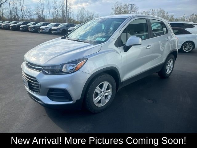 2020 Chevrolet Trax LS's photo