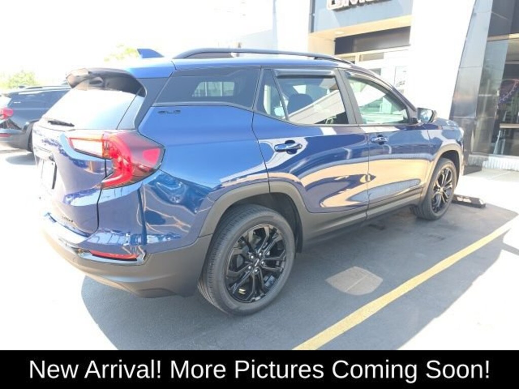 Used 2022 GMC Terrain SLE SUV