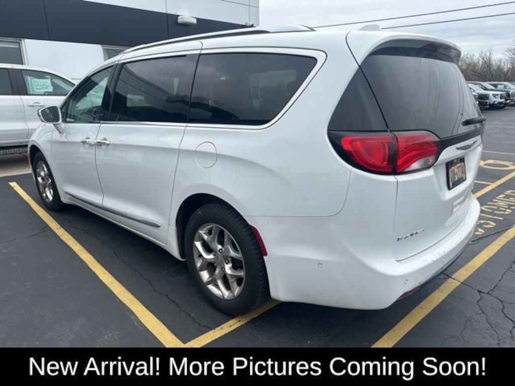 Used 2019 Chrysler Pacifica Limited Minivan