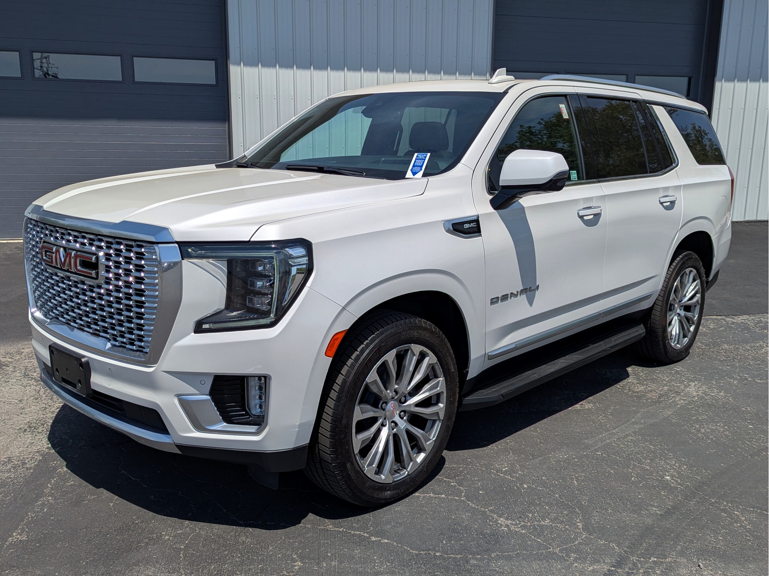 2021 GMC Yukon 4WD Denali's photo