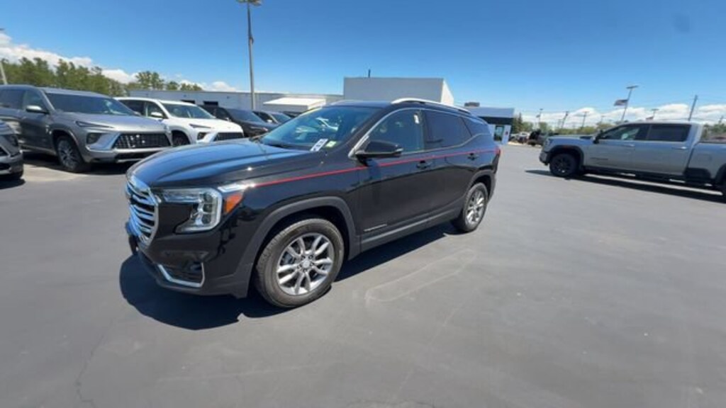 Used 2024 GMC Terrain SLT SUV