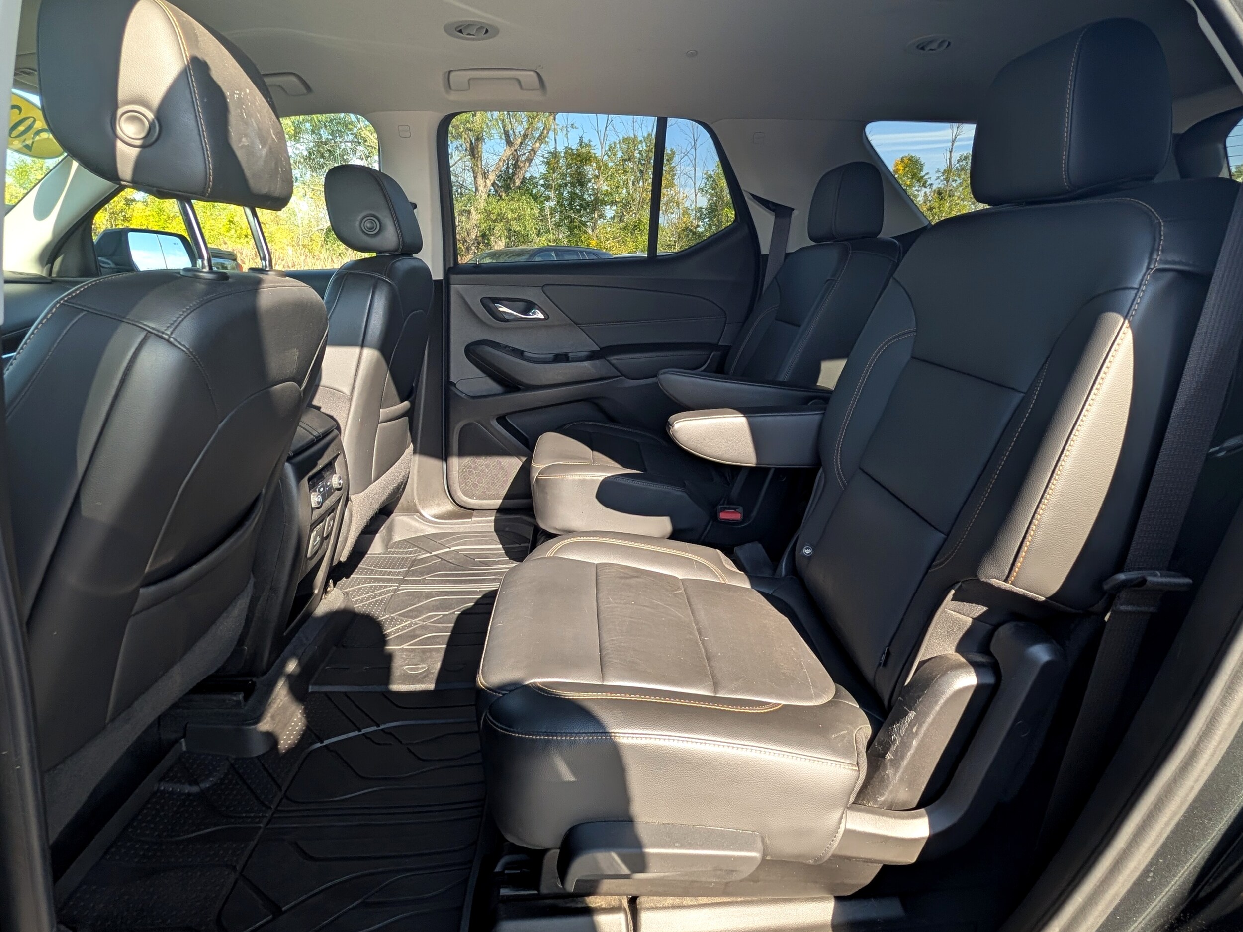 2021 Chevrolet Traverse RS photo 3