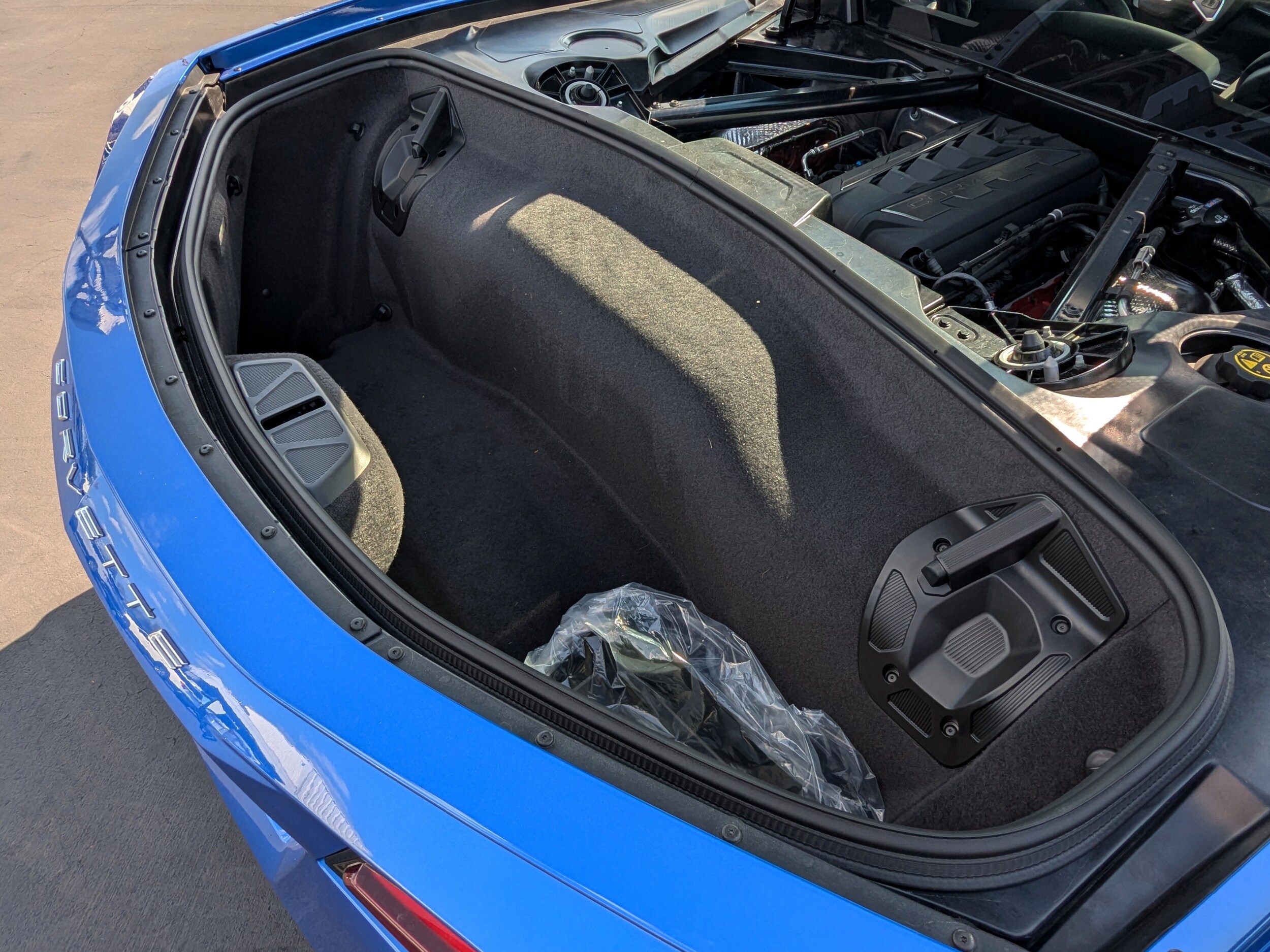 2023 Chevrolet Corvette Stingray 1LT photo 3