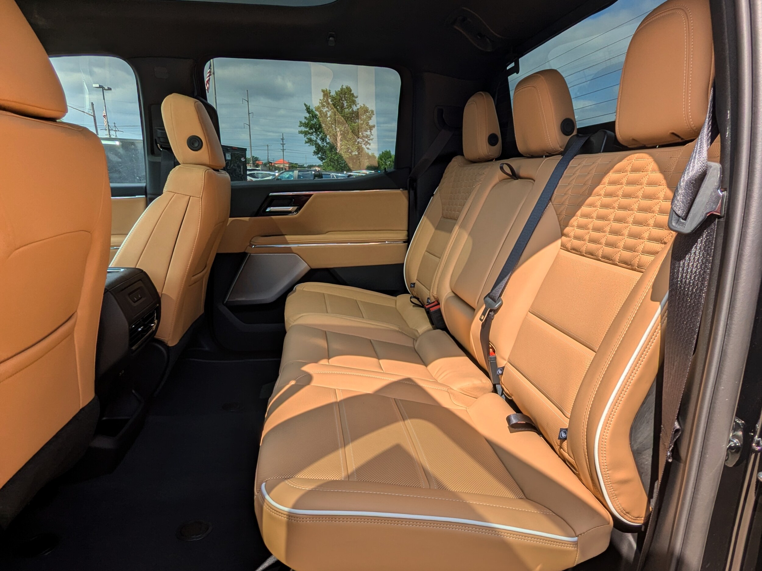 2025 Gmc Sierra Denali photo 3