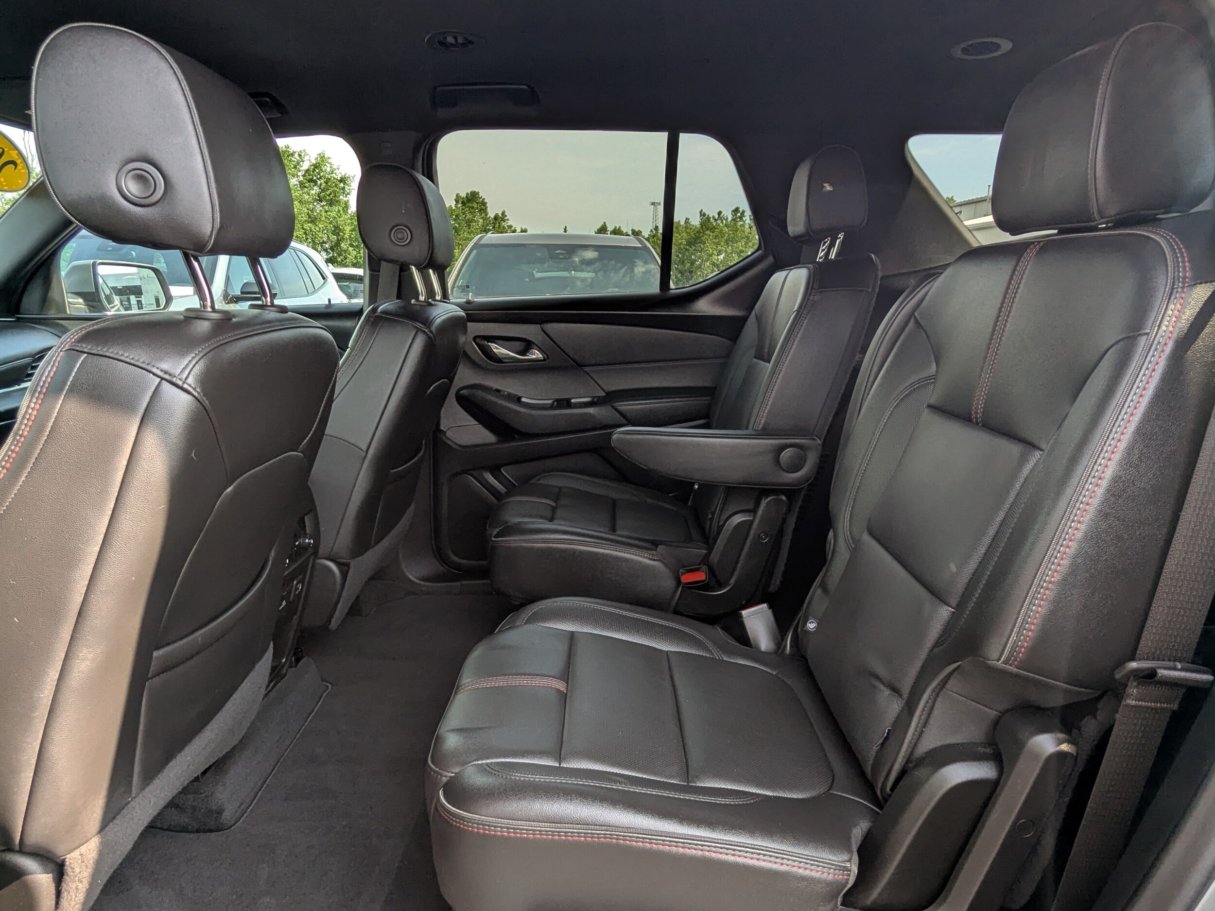 2023 Chevrolet Traverse RS photo 3