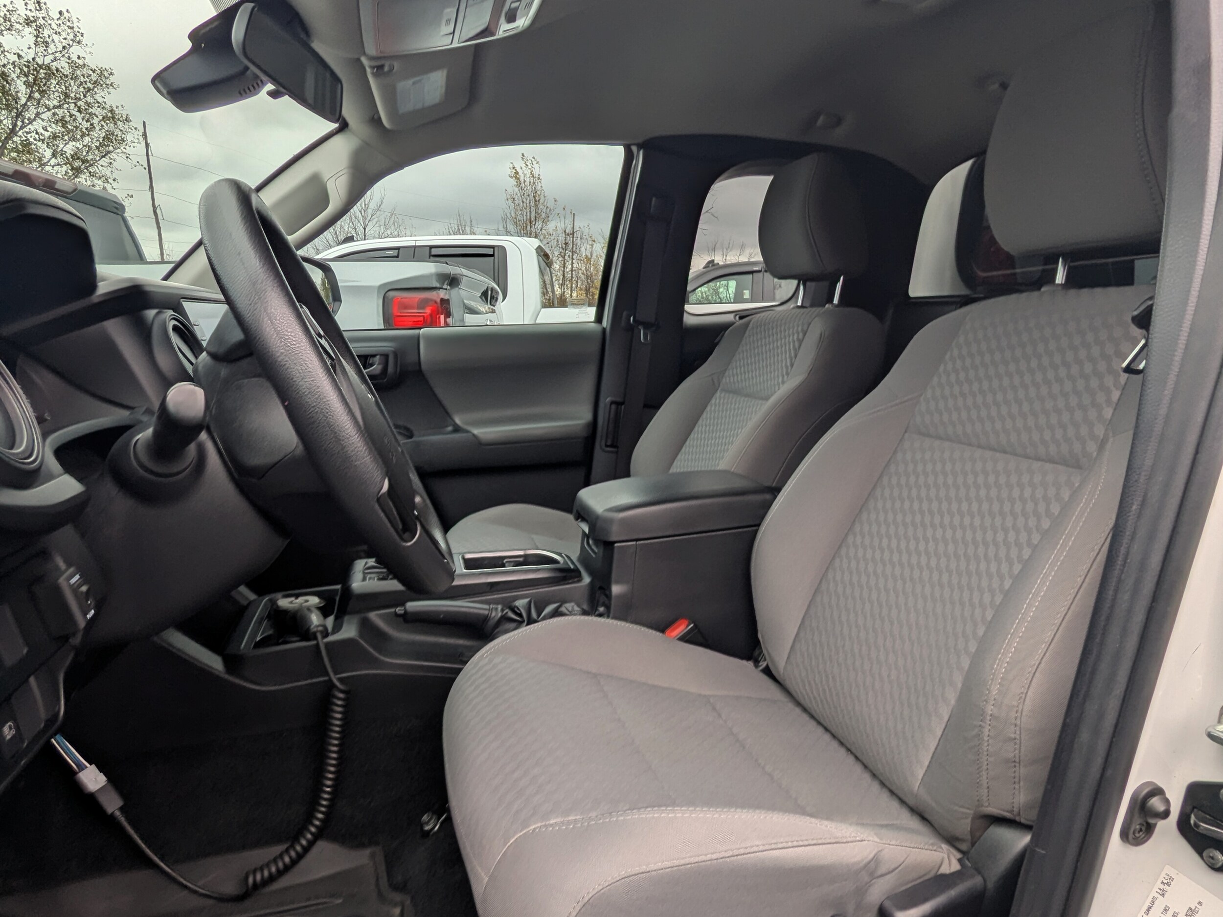 2022 Toyota Tacoma SR photo 2