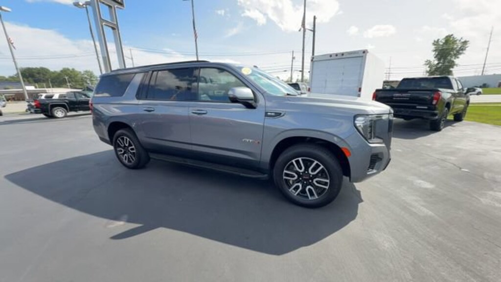 Used 2022 GMC Yukon XL AT4 SUV