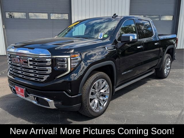 2023 GMC Sierra 4WD Crew Cab Short Box Denali's photo