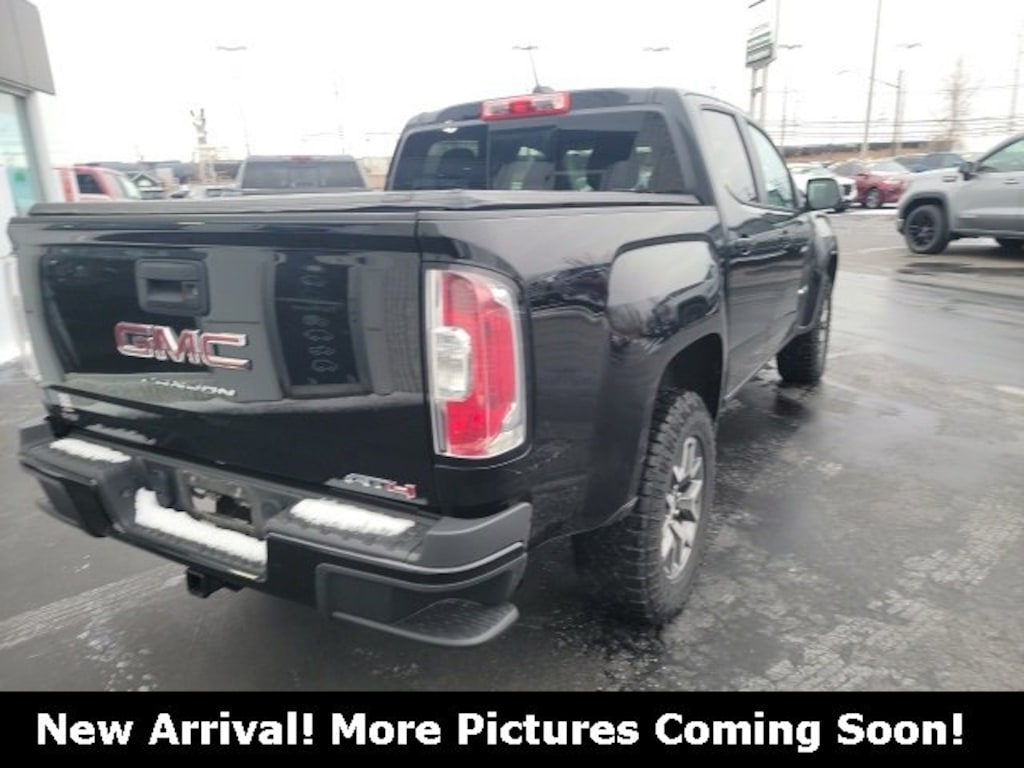 Used 2022 GMC Canyon AT4 - Cloth Truck