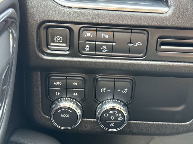 2021 GMC Yukon AT4 - Photo 17