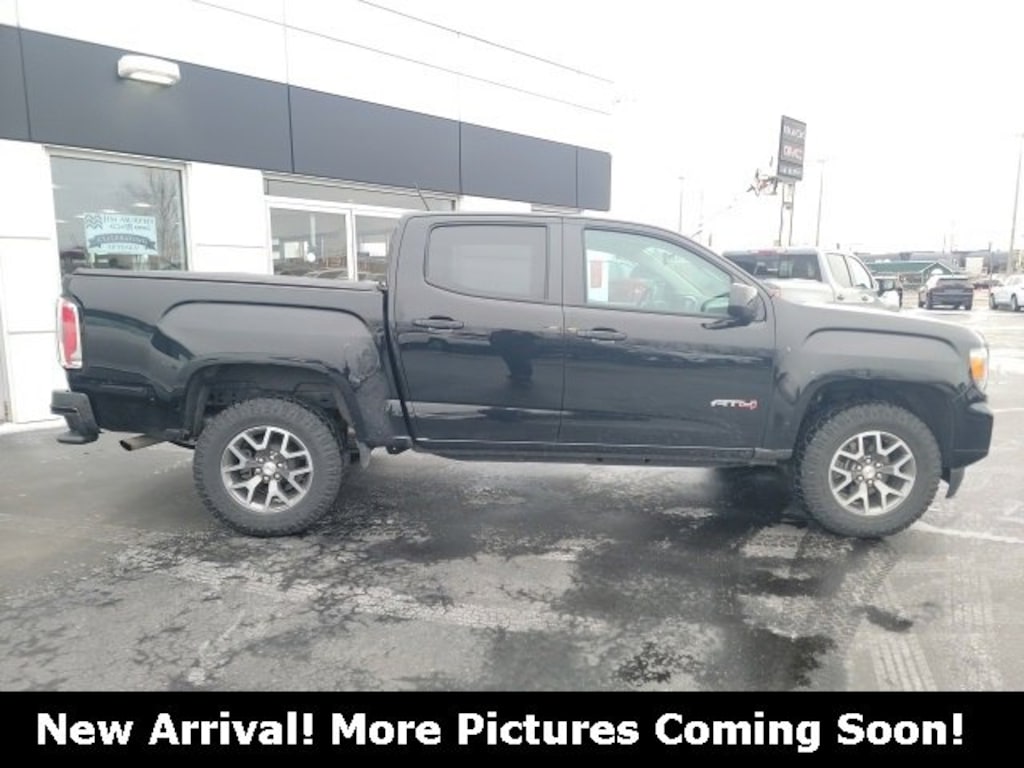 Used 2022 GMC Canyon AT4 - Cloth Truck