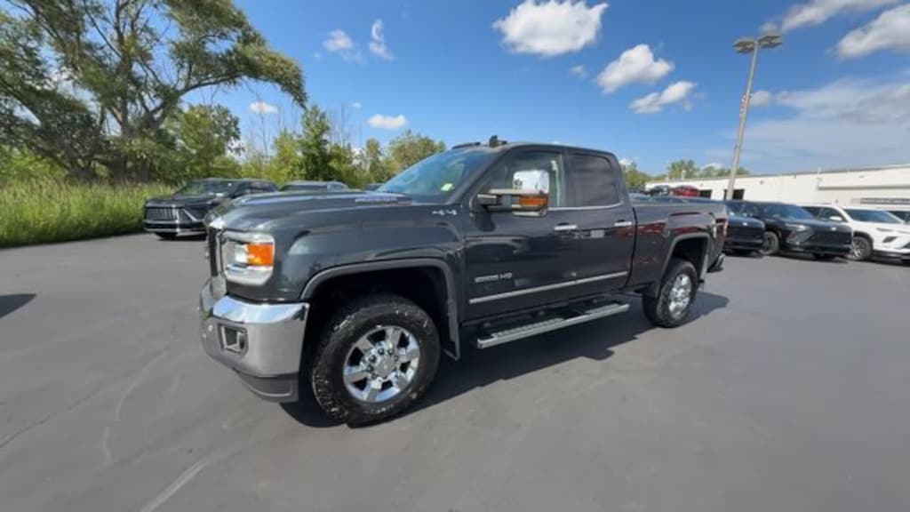 Used 2018 GMC Sierra 2500 HD SLT Truck