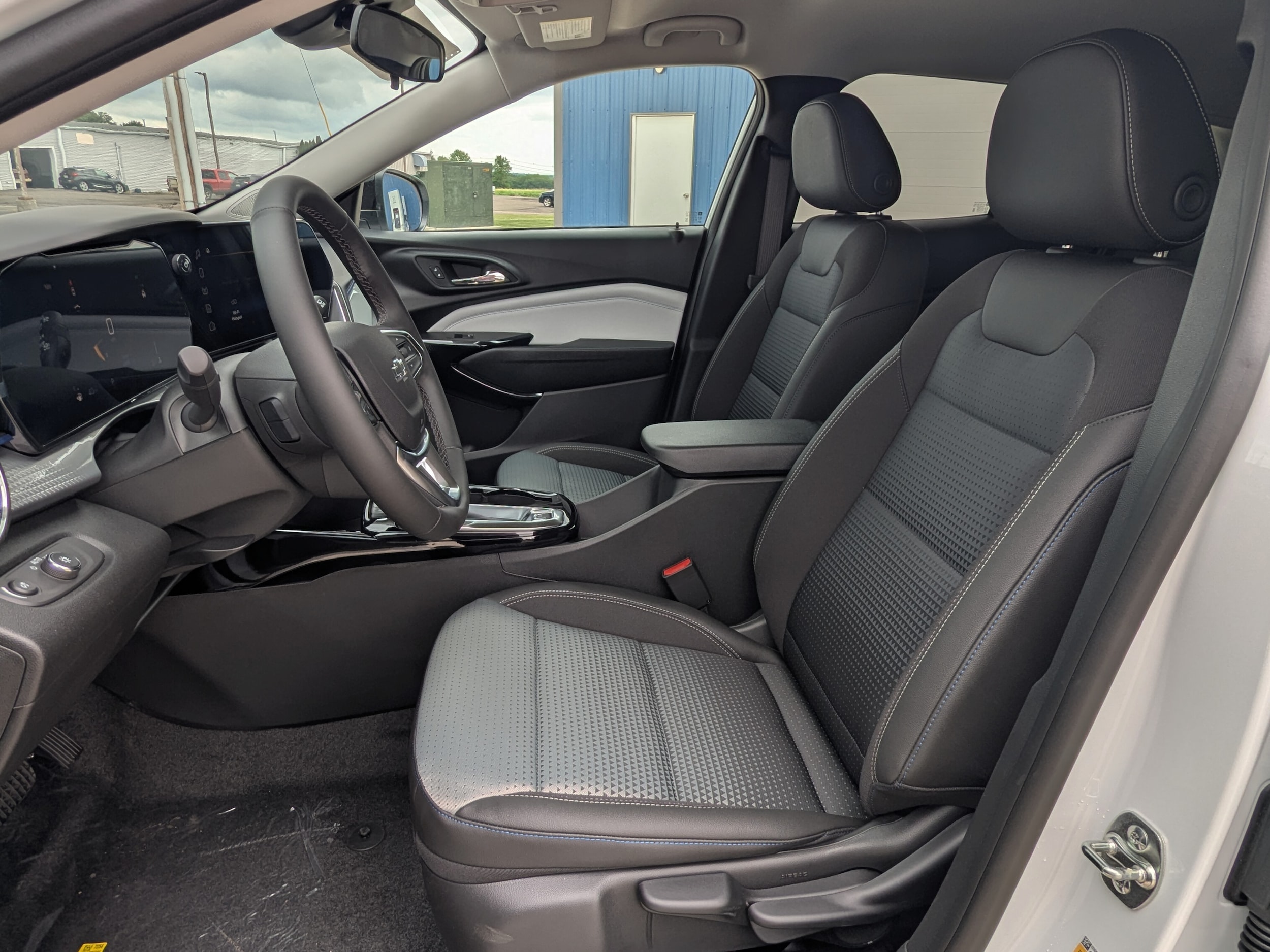 2026 Chevrolet Trax LT - Photo 8