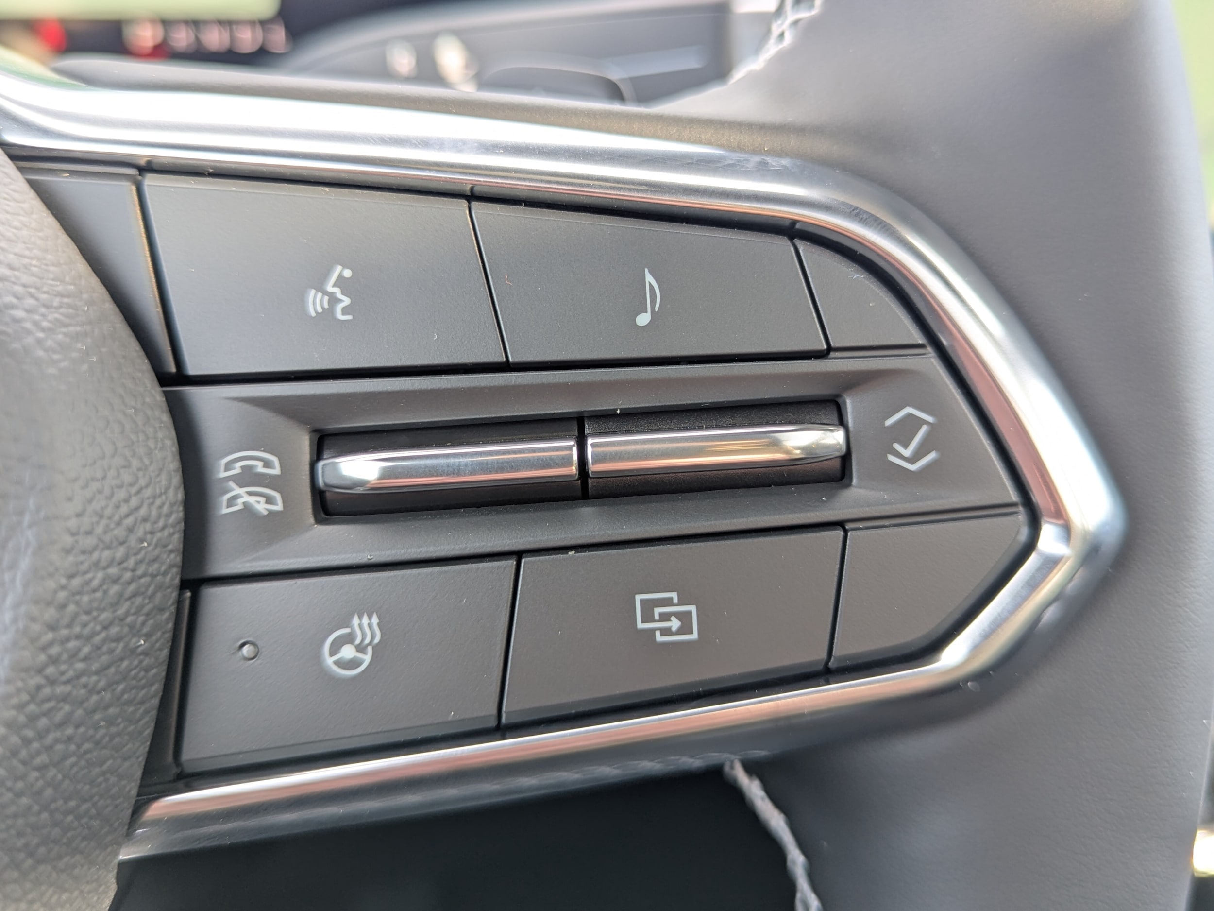 2027 Chevrolet Traverse LT - Photo 18
