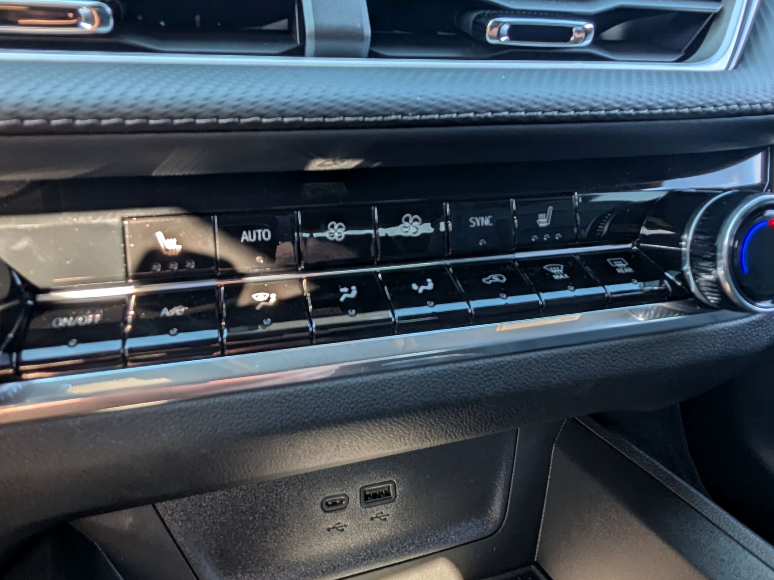 2027 Chevrolet Equinox LT - Photo 15