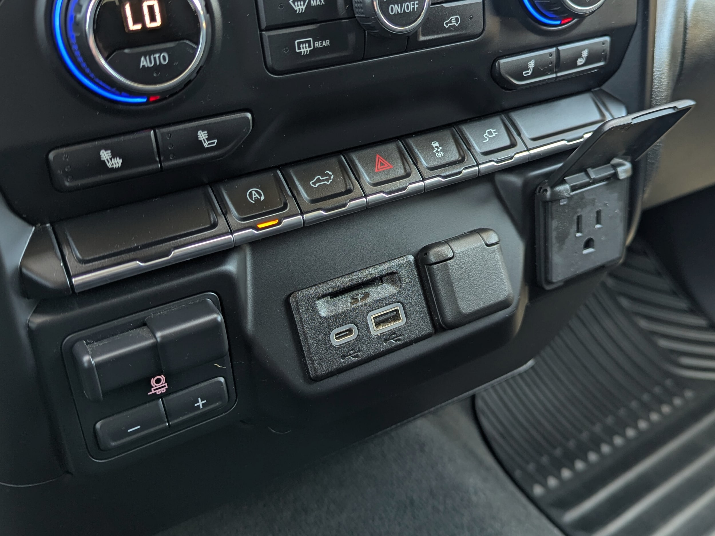 2020 Chevrolet Silverado 1500 LT - Photo 13