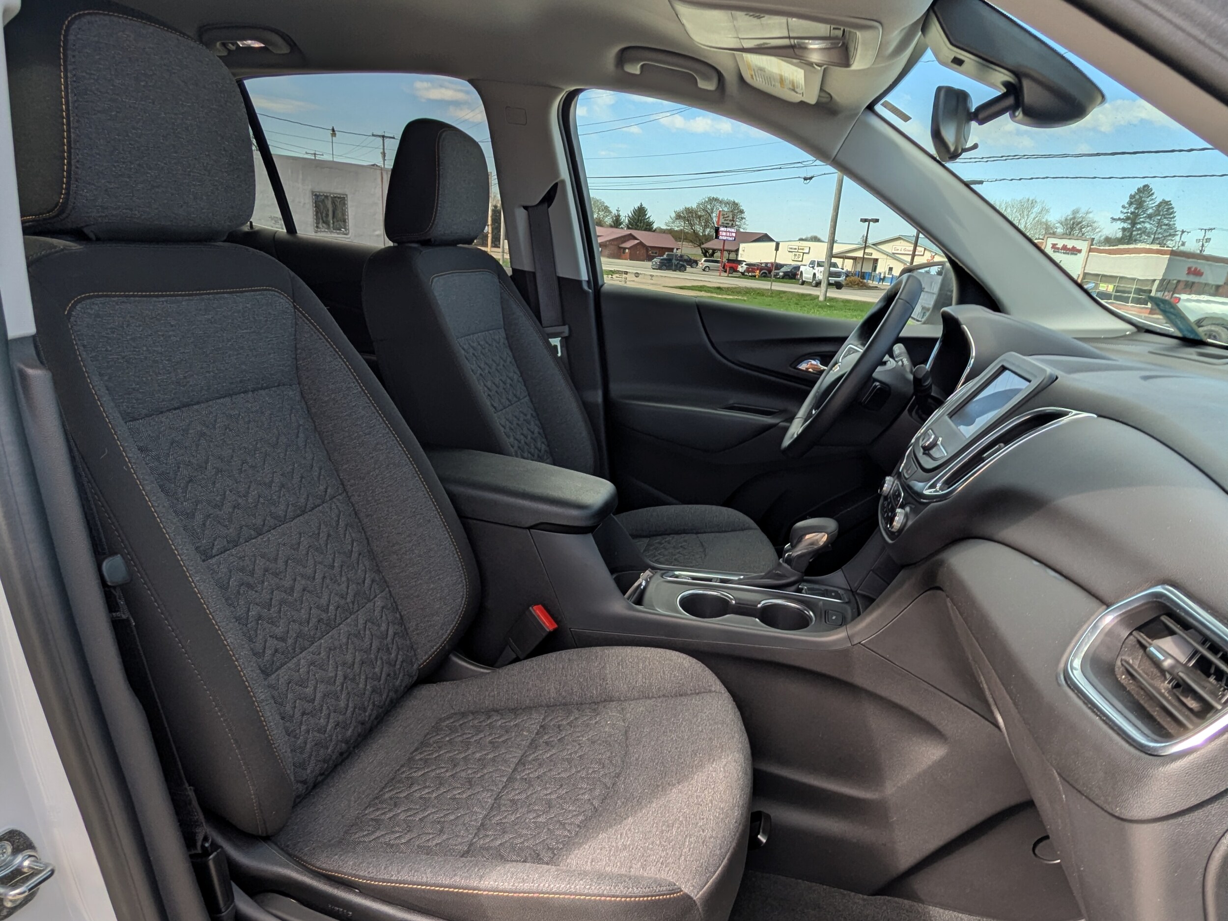 2024 Chevrolet Equinox LT - Photo 10