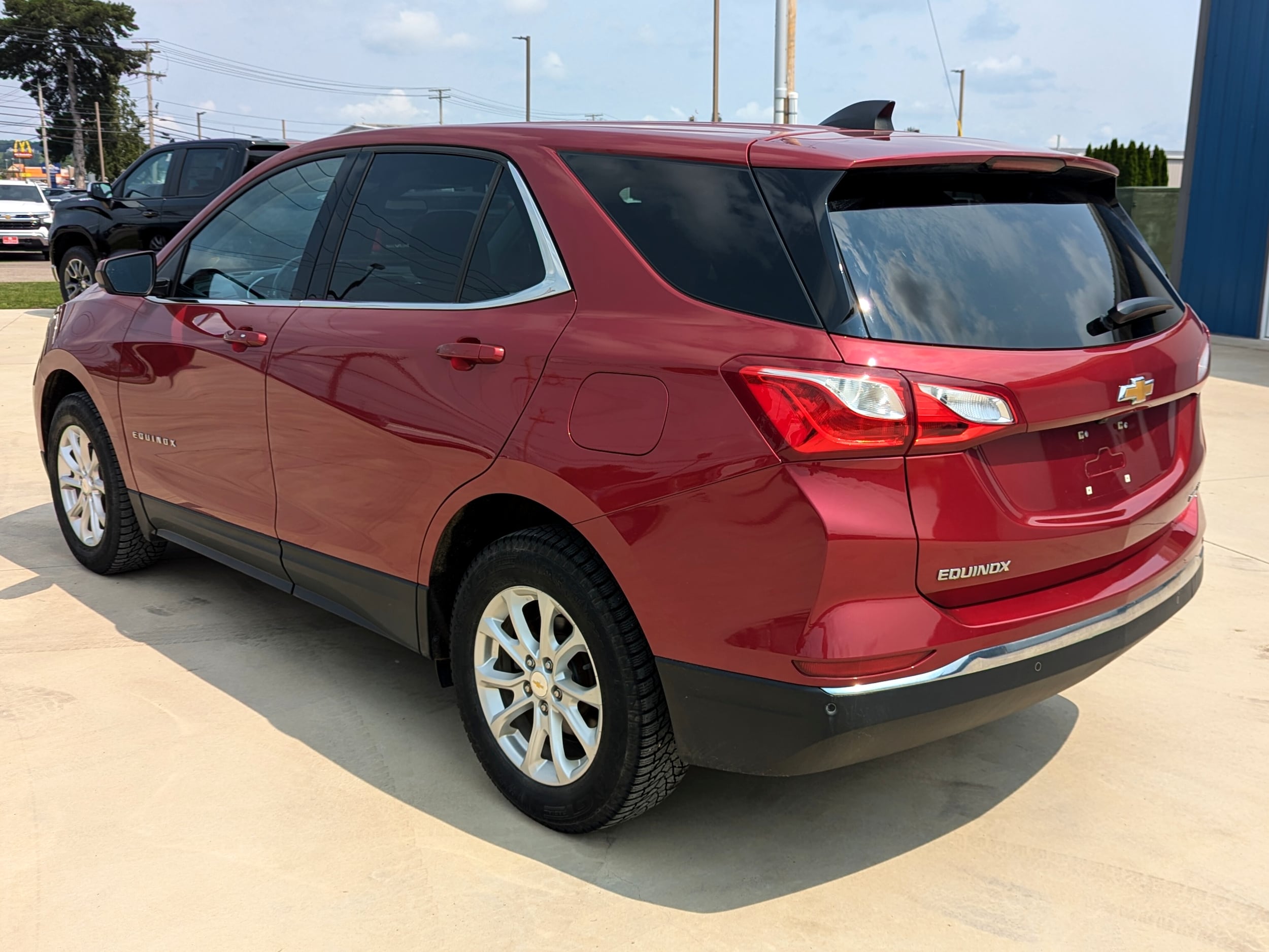 Used 2020 Chevrolet Equinox LT with VIN 2GNAXUEV9L6123889 for sale in Springville, NY
