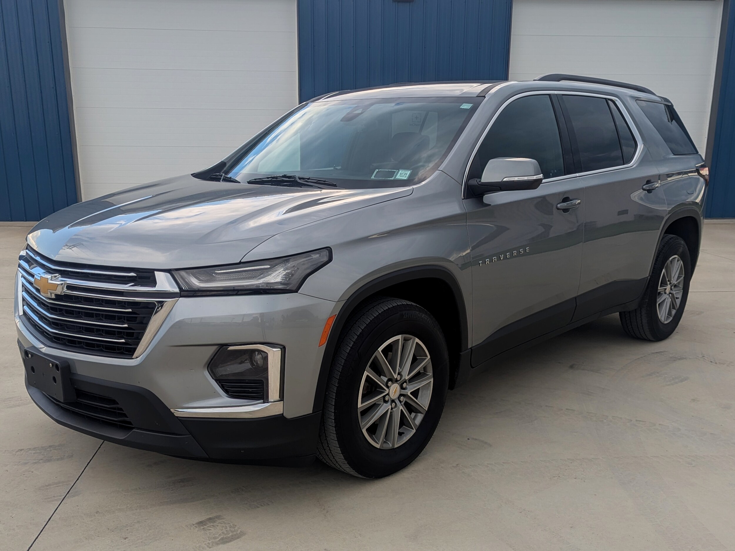 Sterling Gray Metallic 2023 Chevrolet Traverse SUV / Crossover Four-Wheel Drive Automatic