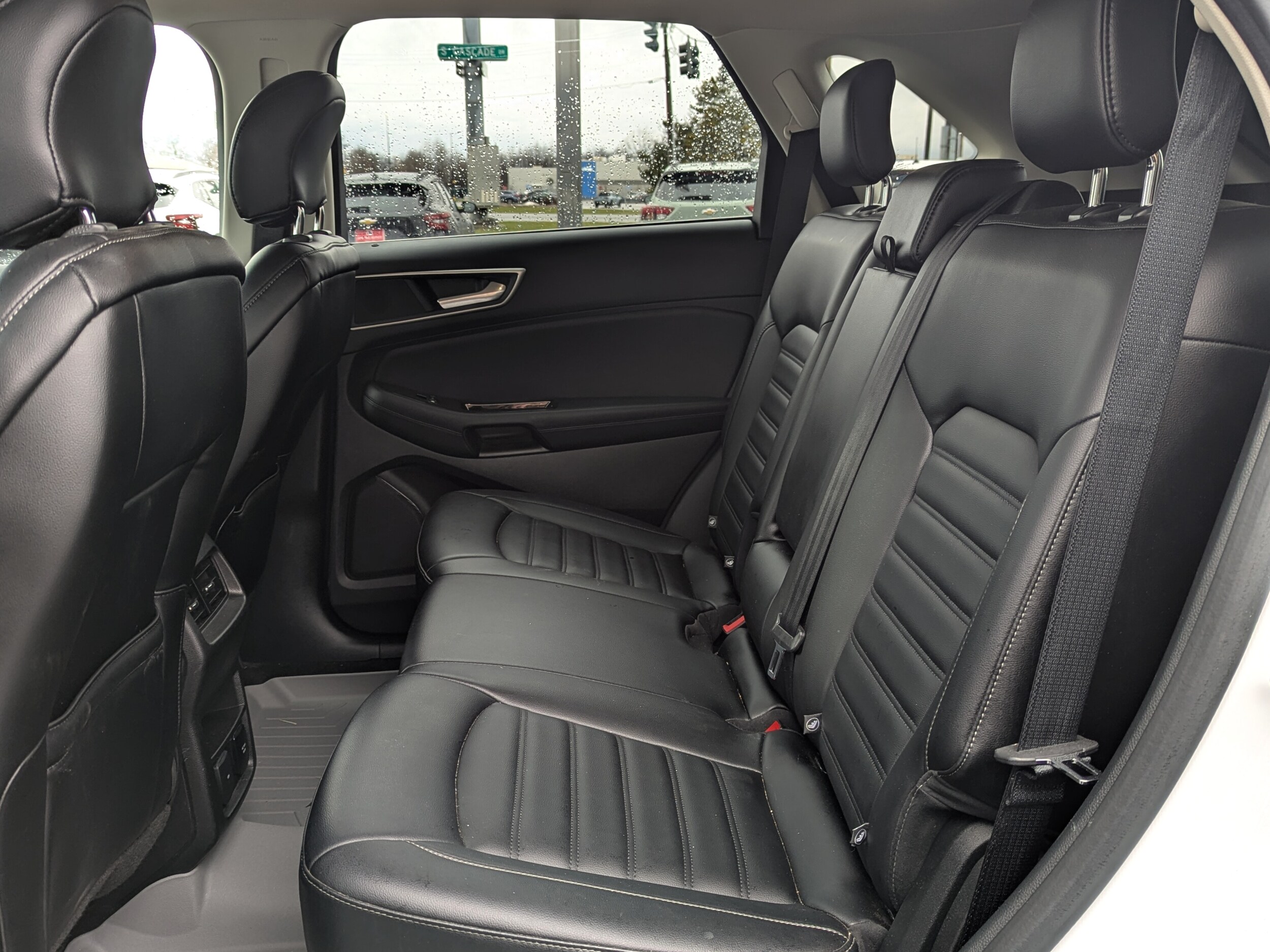 2019 Ford Edge SEL photo 3