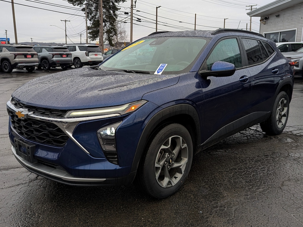 Used 2024 Chevrolet Trax LT SUV