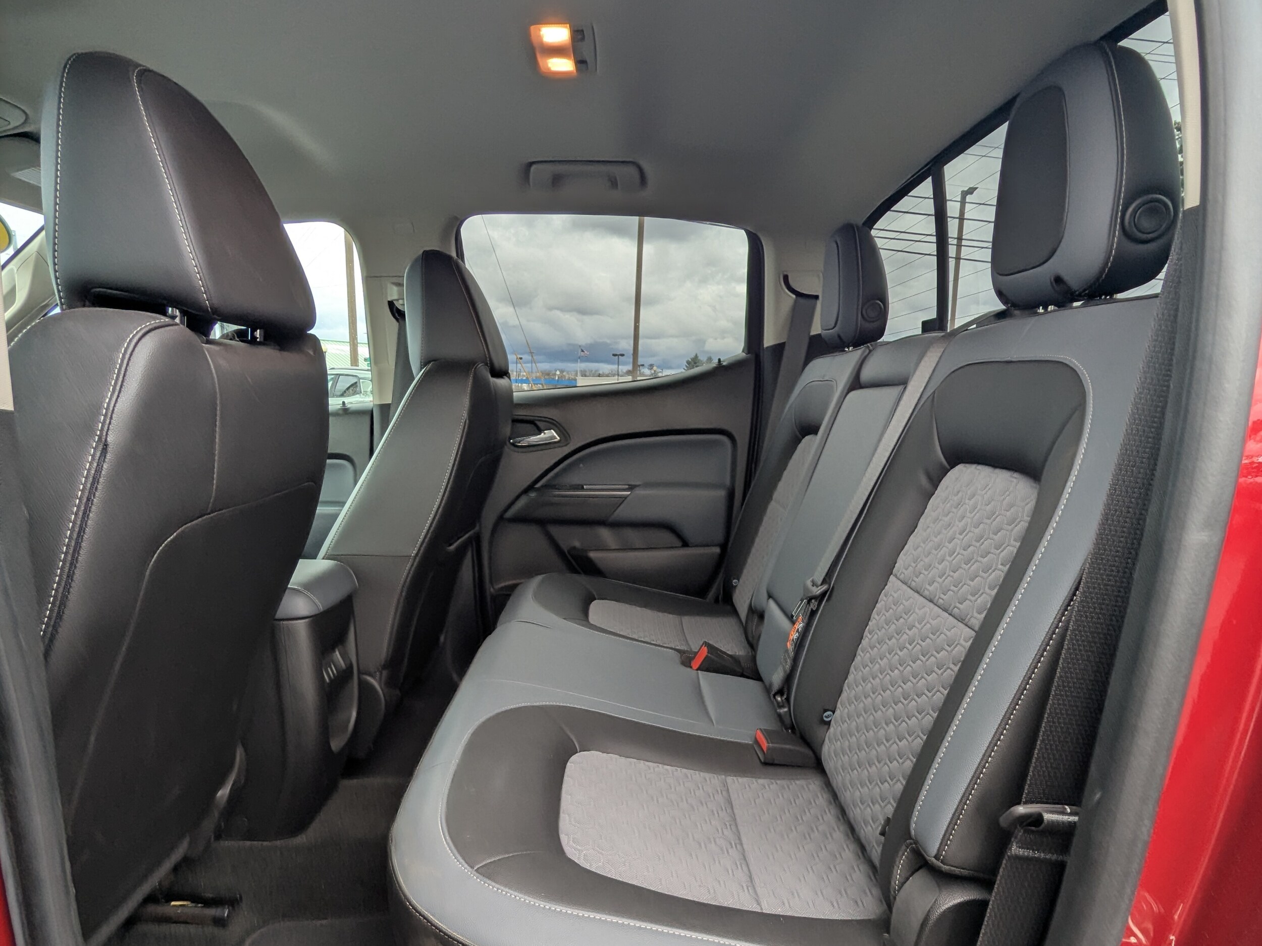 2018 Chevrolet Colorado Z71 photo 3