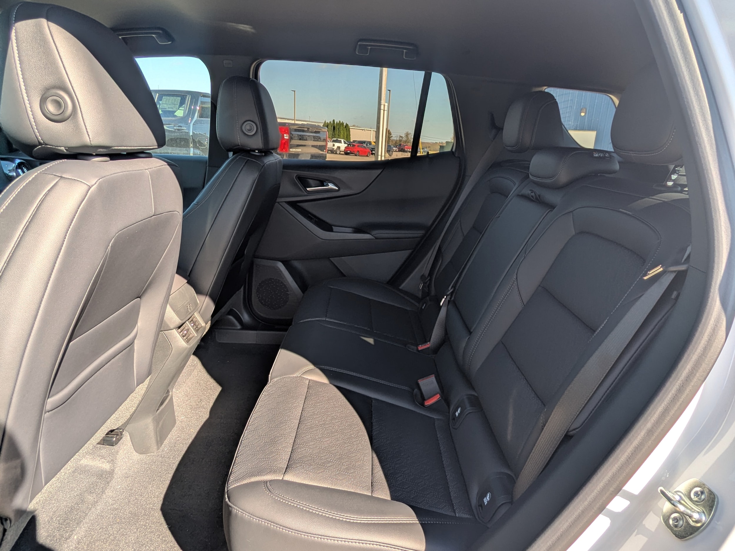 2027 Chevrolet Equinox LT - Photo 11