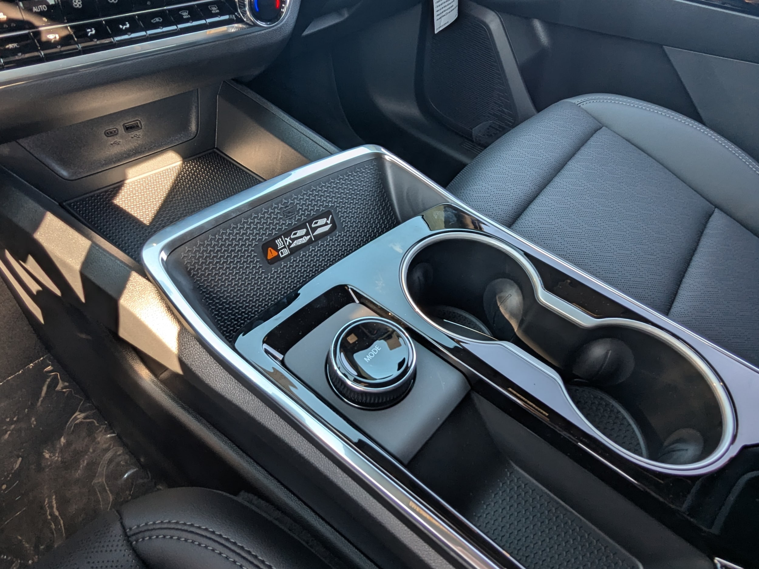 2027 Chevrolet Equinox LT - Photo 14