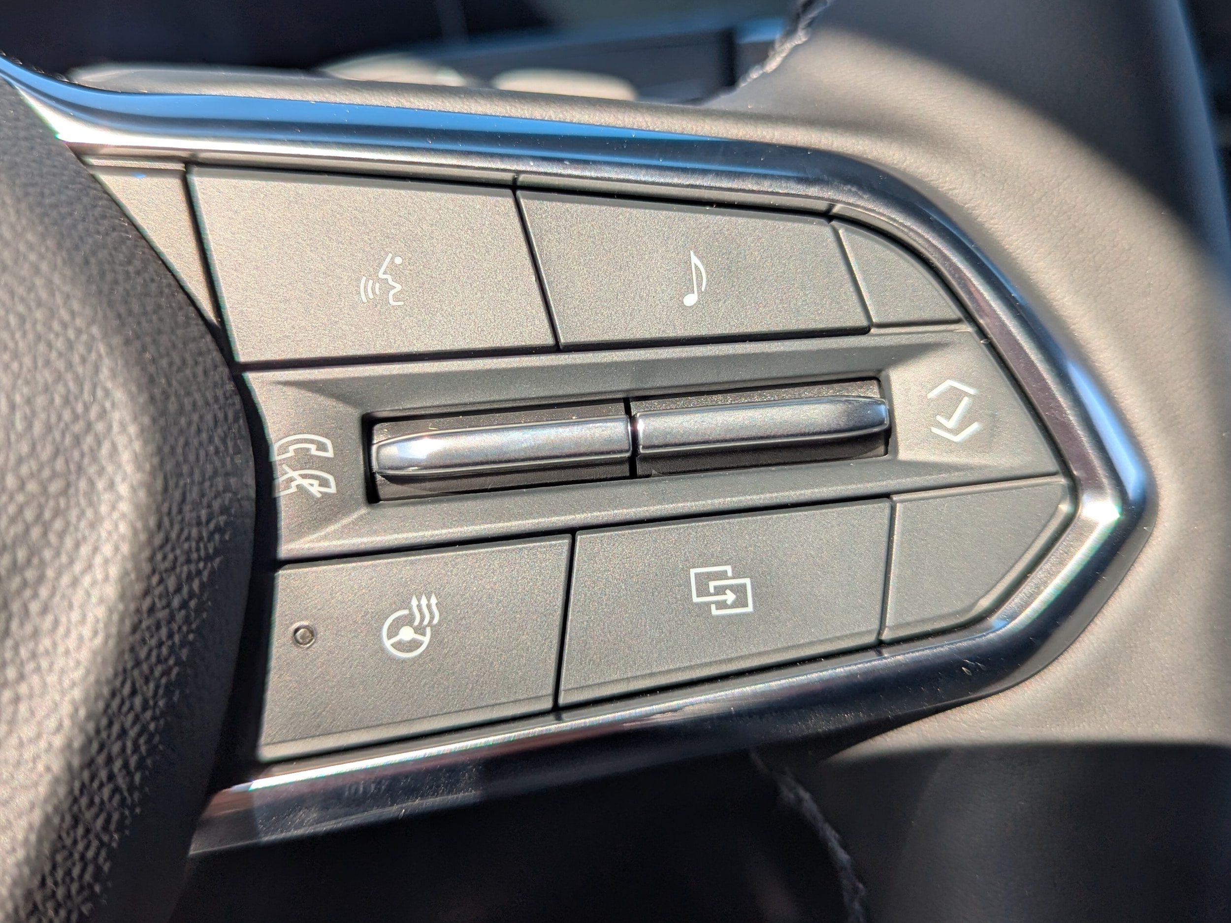 2027 Chevrolet Equinox LT - Photo 17